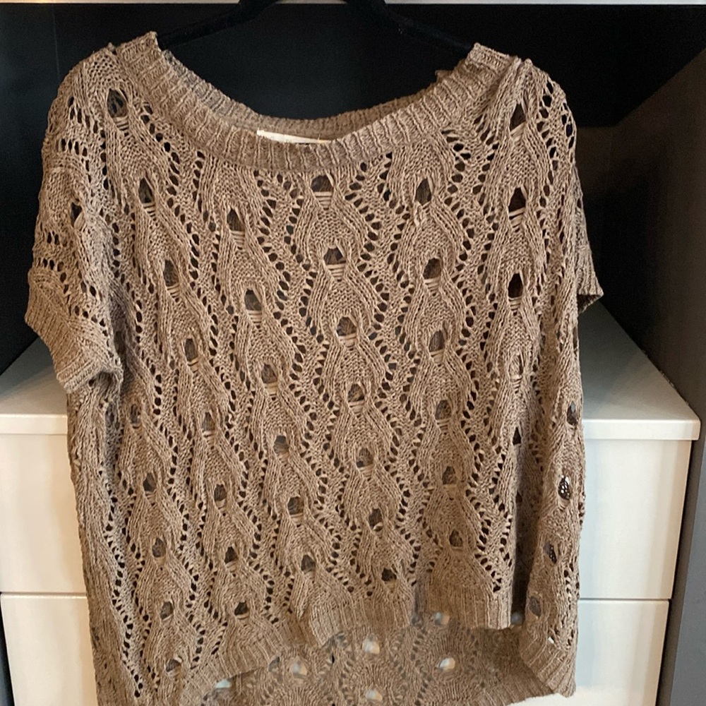 Oversized small seater - shorter front longer back